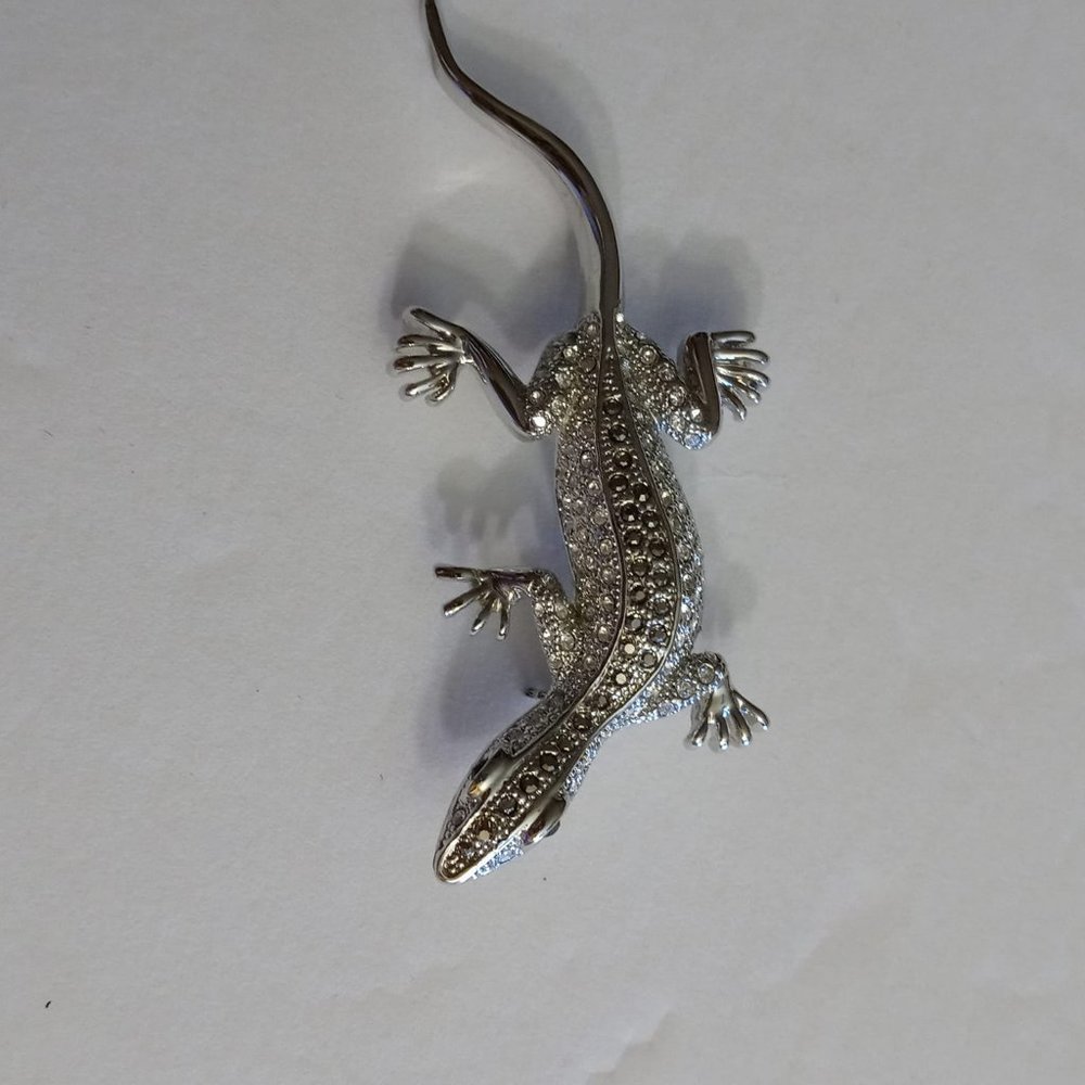 Silver Geico Lizard Pin